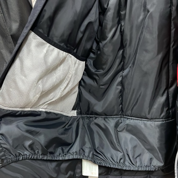 Ski jacket boys size juniors 14 looks new only wore 5 days from that trip. - Picture 5 of 5